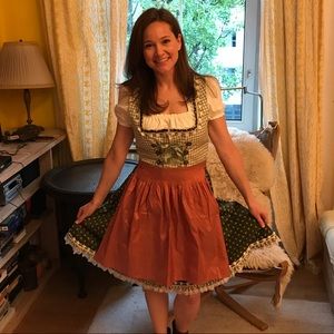 Meet your Posher, Annie